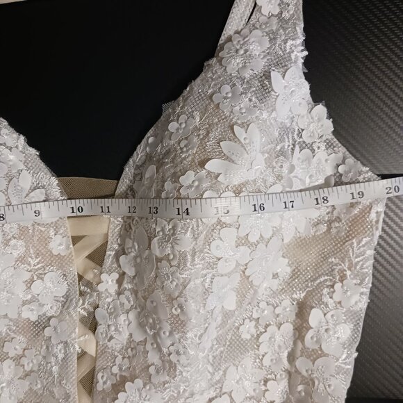 NEW Mac Duggal Glitter Floral Applique Column Evening Gown Ivory Size 12 Wedding - Picture 14 of 16